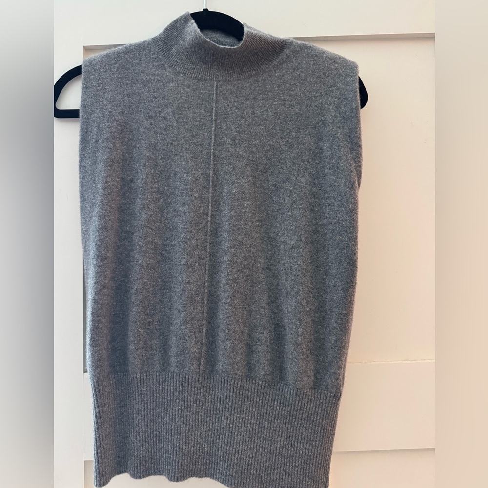 Banana Republic sleeveless cashmere turtleneck size XS